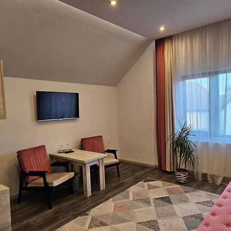Pensiunea Michael'S House 루페아 외부 사진
